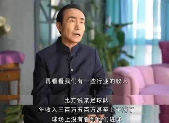 丽亚·蜜雪儿秀华丽珠宝 2010-08-30 当地时间2010年8月29日，被称为“电视界奥斯卡”的第62届艾美奖颁奖典礼在美国纽约时代广场诺基亚剧院盛大举行，本届艾美奖入围者实力雄厚竞争激烈，红地毯上也是群星闪耀，星光熠熠。